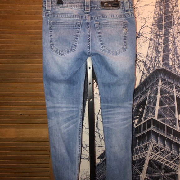 Miss Me Women’s Distressed Jeans - Picture 5 of 7